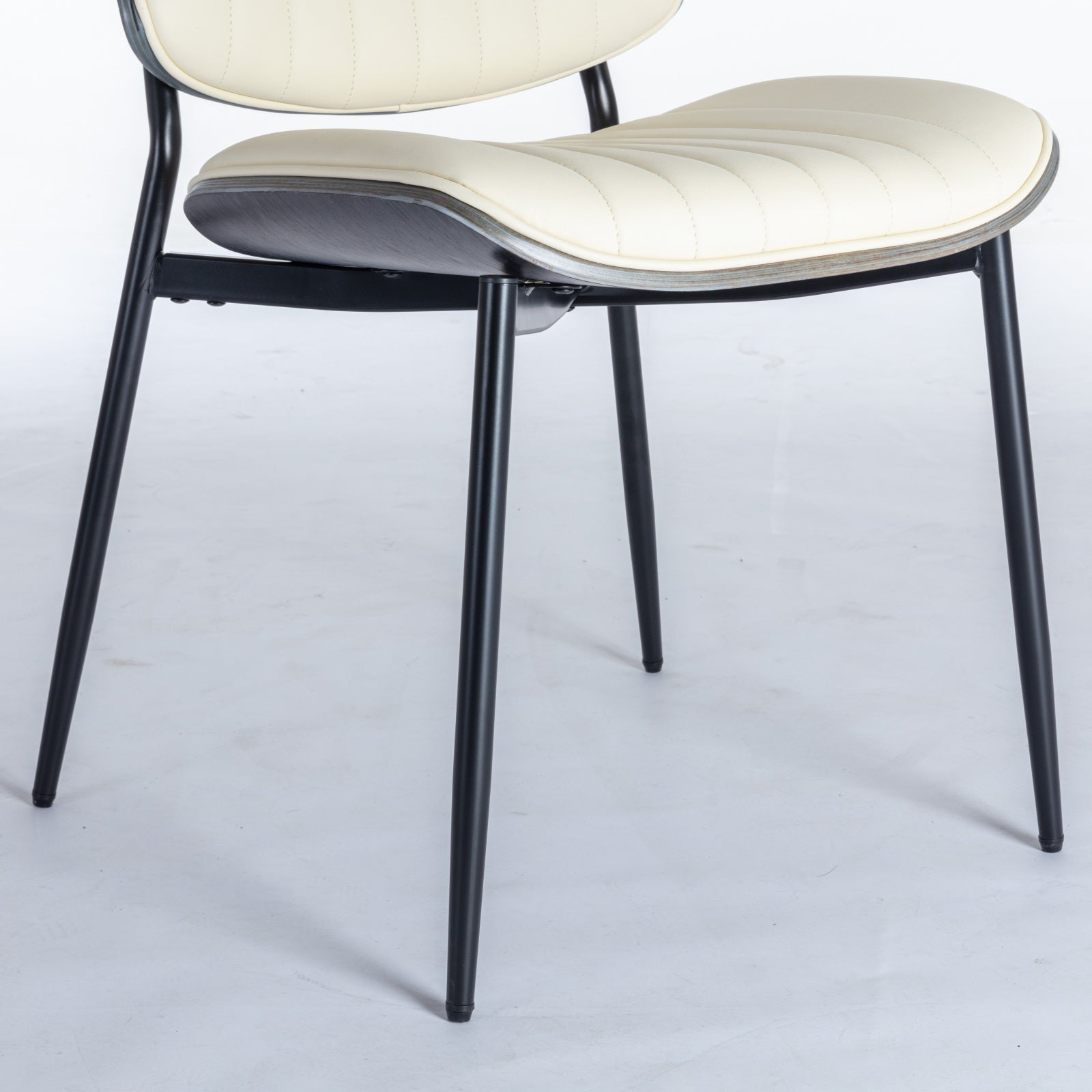 2-piece retro chair set with curved wooden backrest in white
