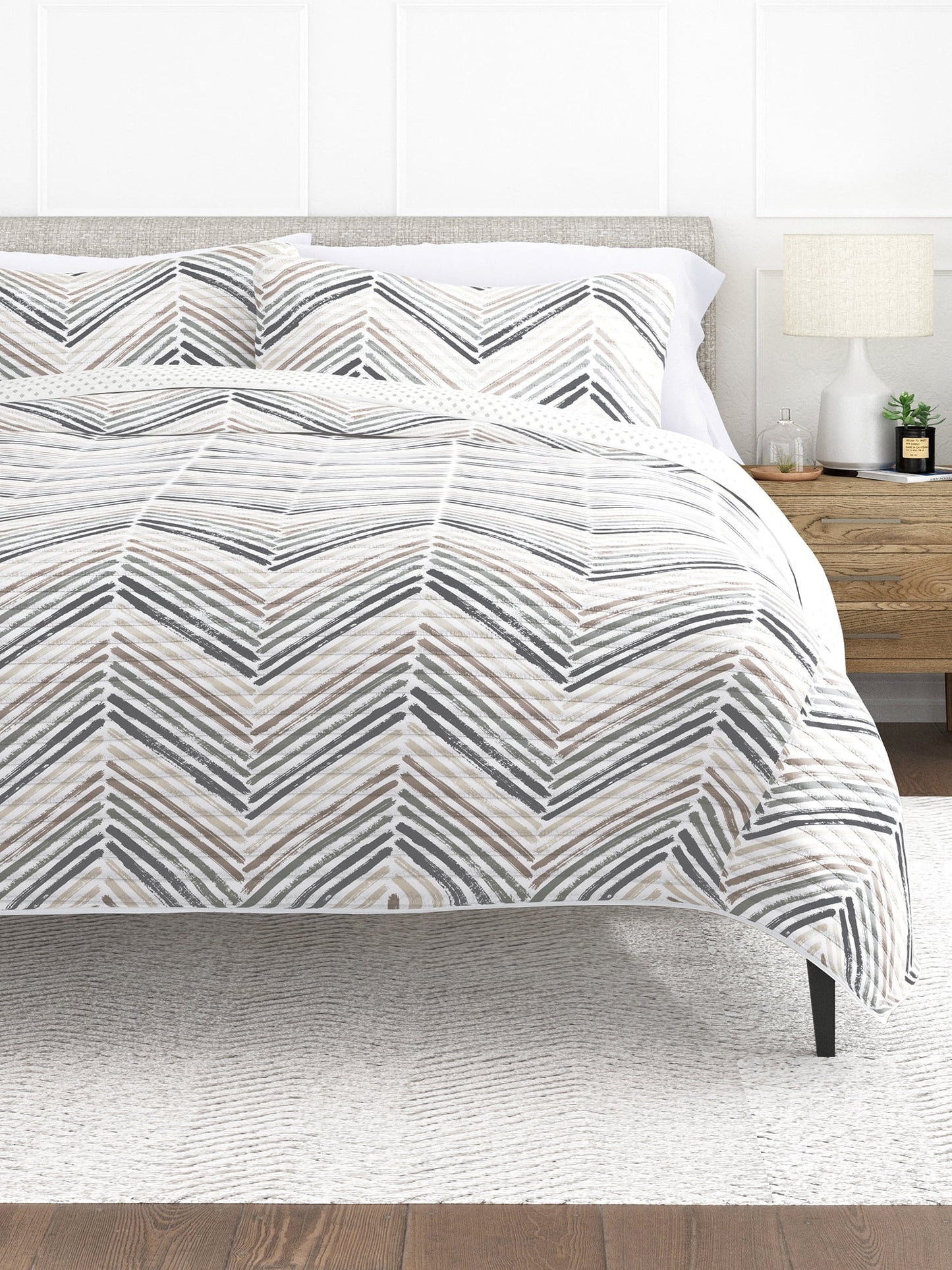 - Light Gray Reversible Painted Chevron Stitched Quilt Coverlet for Queen Size Beds