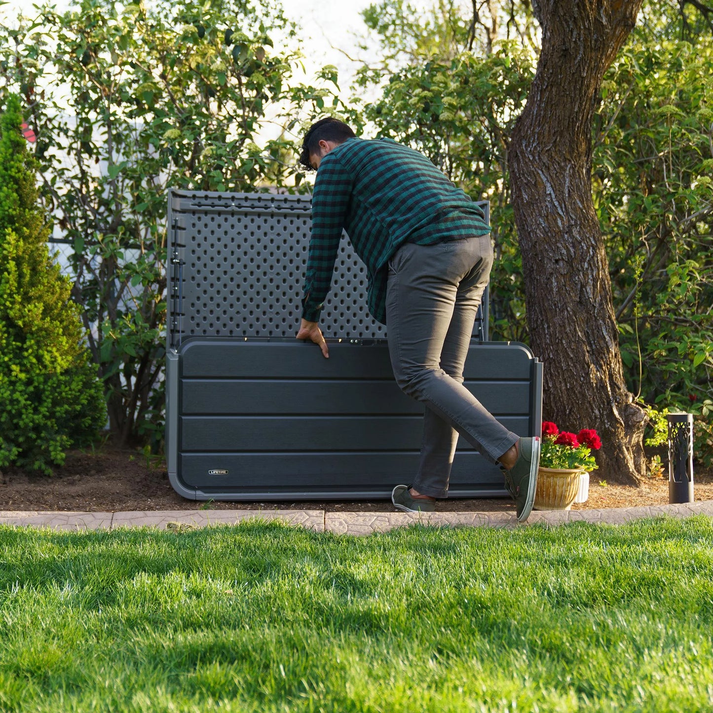 Modern Outdoor Storage Deck Box, 136 Gallon Capacity, Gray (60367)