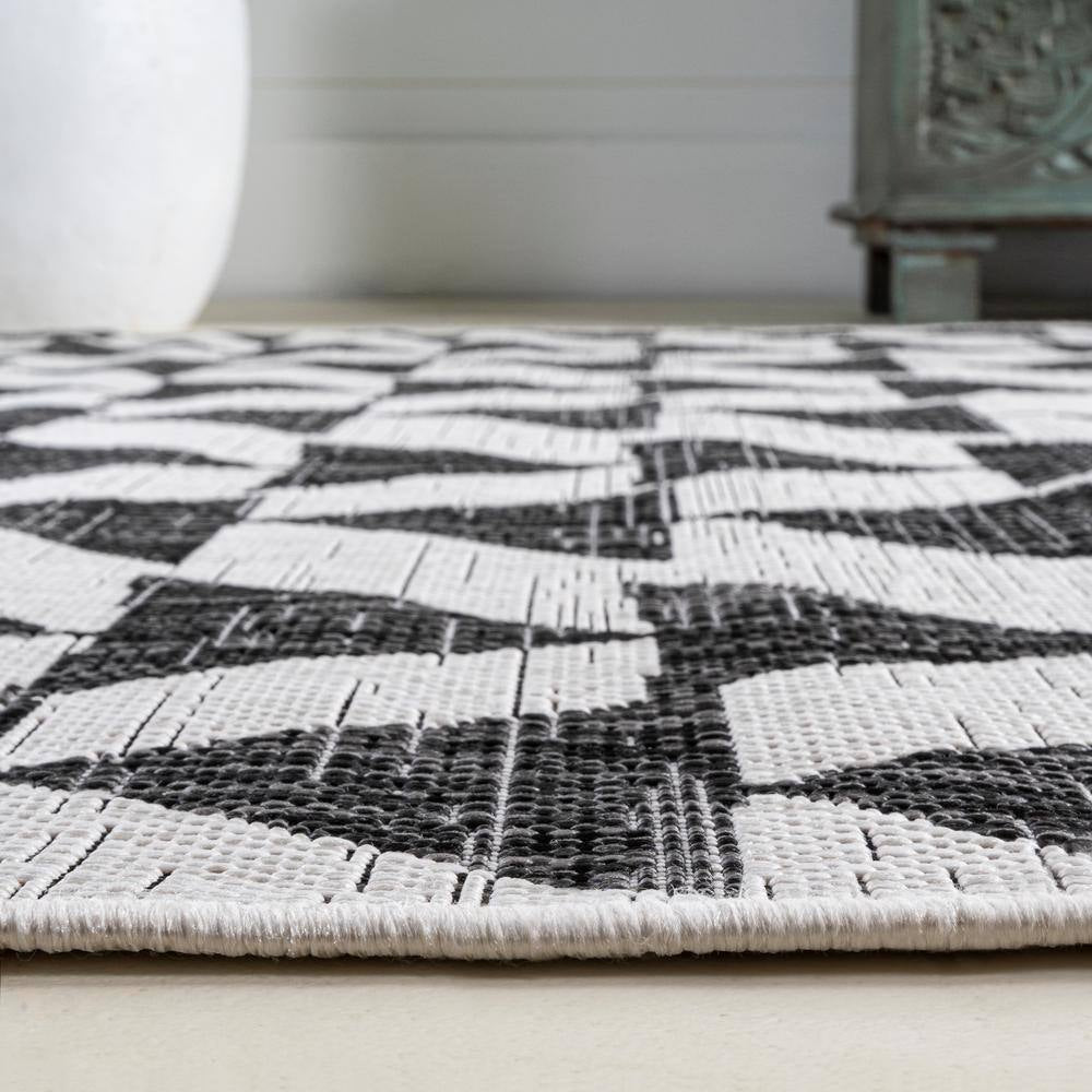 Andratx Ivory/Black 5 Ft. X 8 Ft. Modern Tribal Geometric Indoor/Outdoor Area Rug